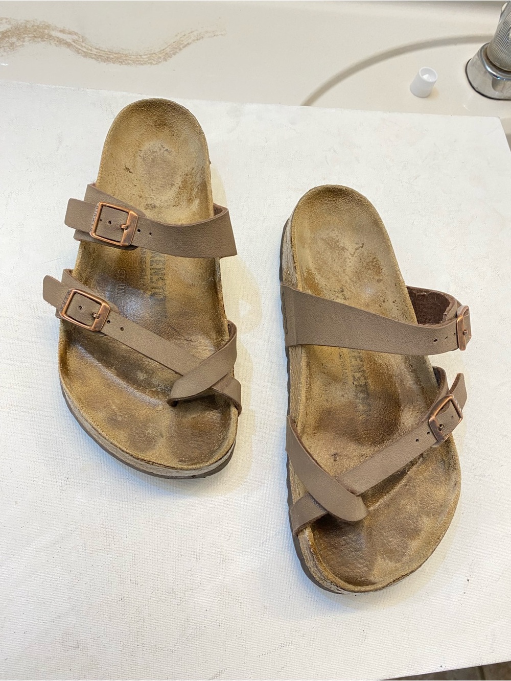 Birkenstock Mayari Size 37. ladies Size 6, Men Size 4, good condition clean